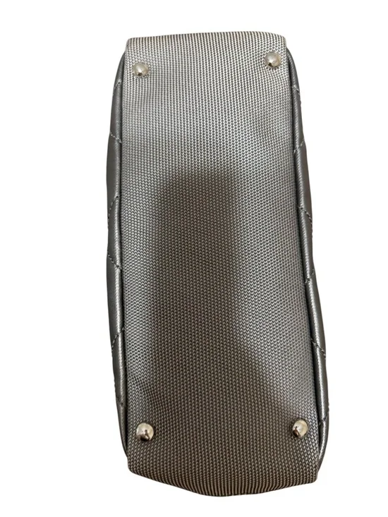 Chanel Biarritz PM Shopper – Metallic Silver/Ivory – Rare Color - Picture 15 of 16